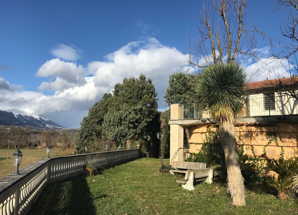 Splendido casale con terreno panoramico - Immobiliare DLD