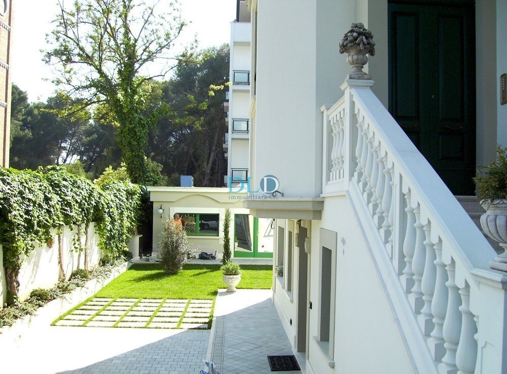 Splendida villa a Pescara zona pineta Dannunziana - DLD Immobiliare s.a.s.