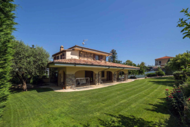 villa in Montesilvano Colle - panoramica fronte