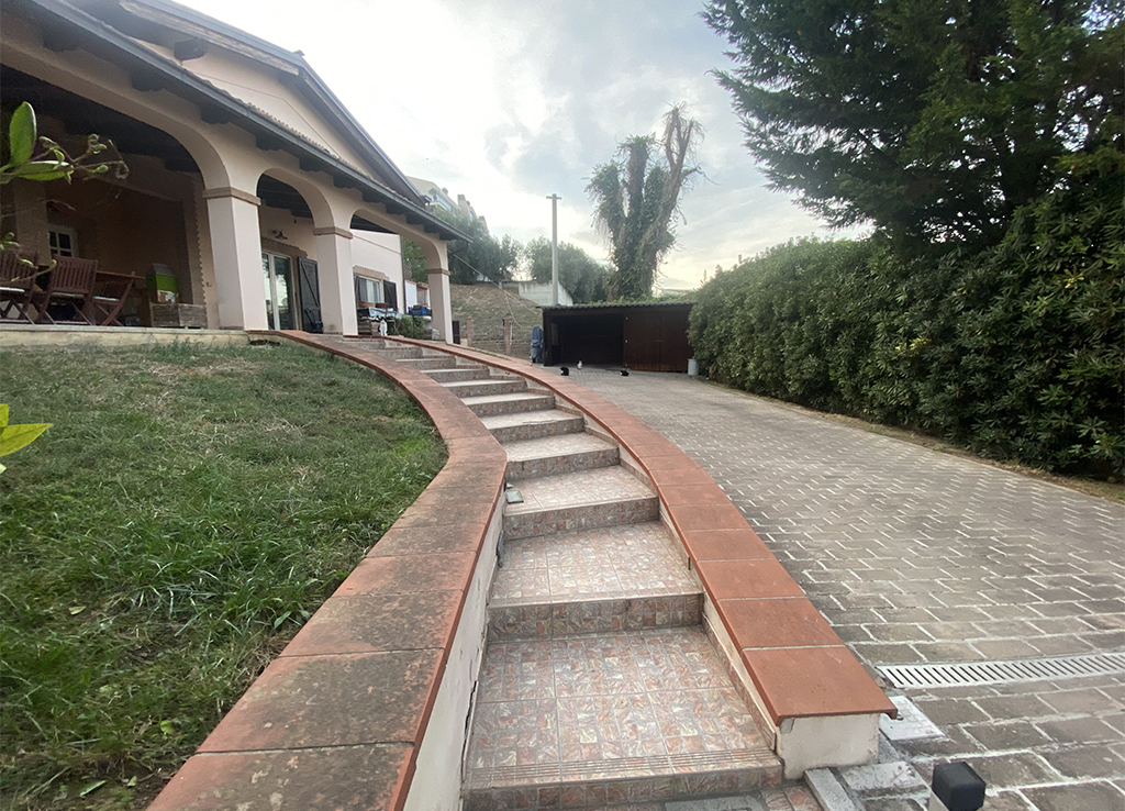 Villa via Manin Montesilvano colle